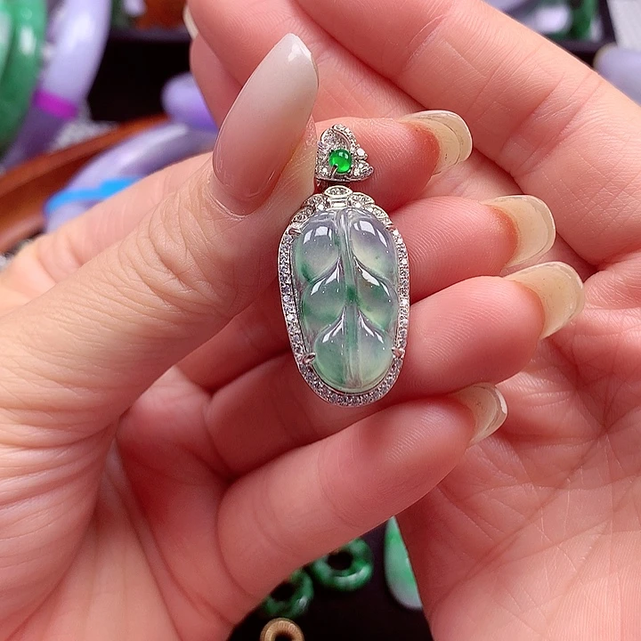 翡翠银S925镶嵌颈饰翡翠