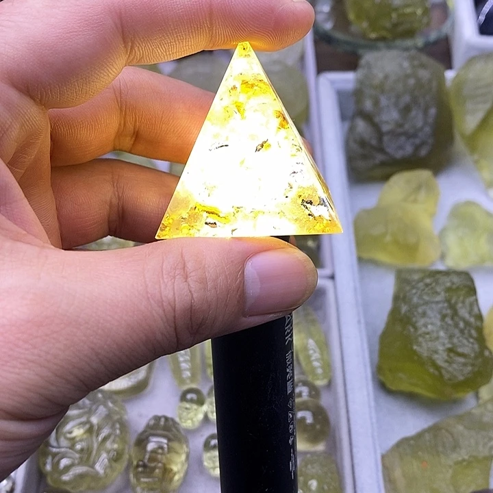 玻璃非金属利比亚奥根金字塔