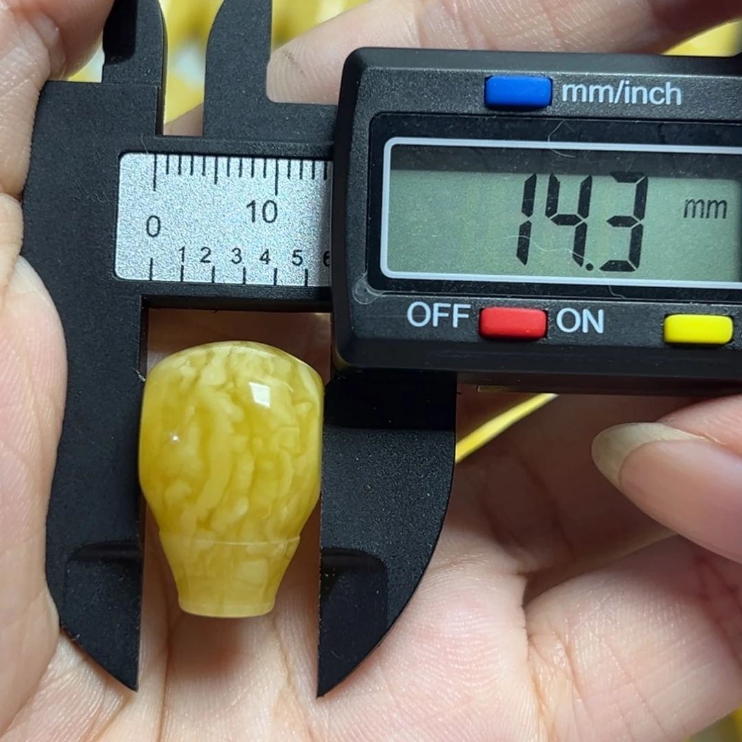 未镶嵌琥珀裸石三通