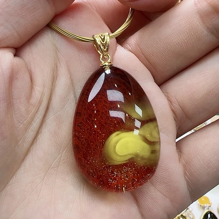 琥珀未镶嵌珠宝奇石