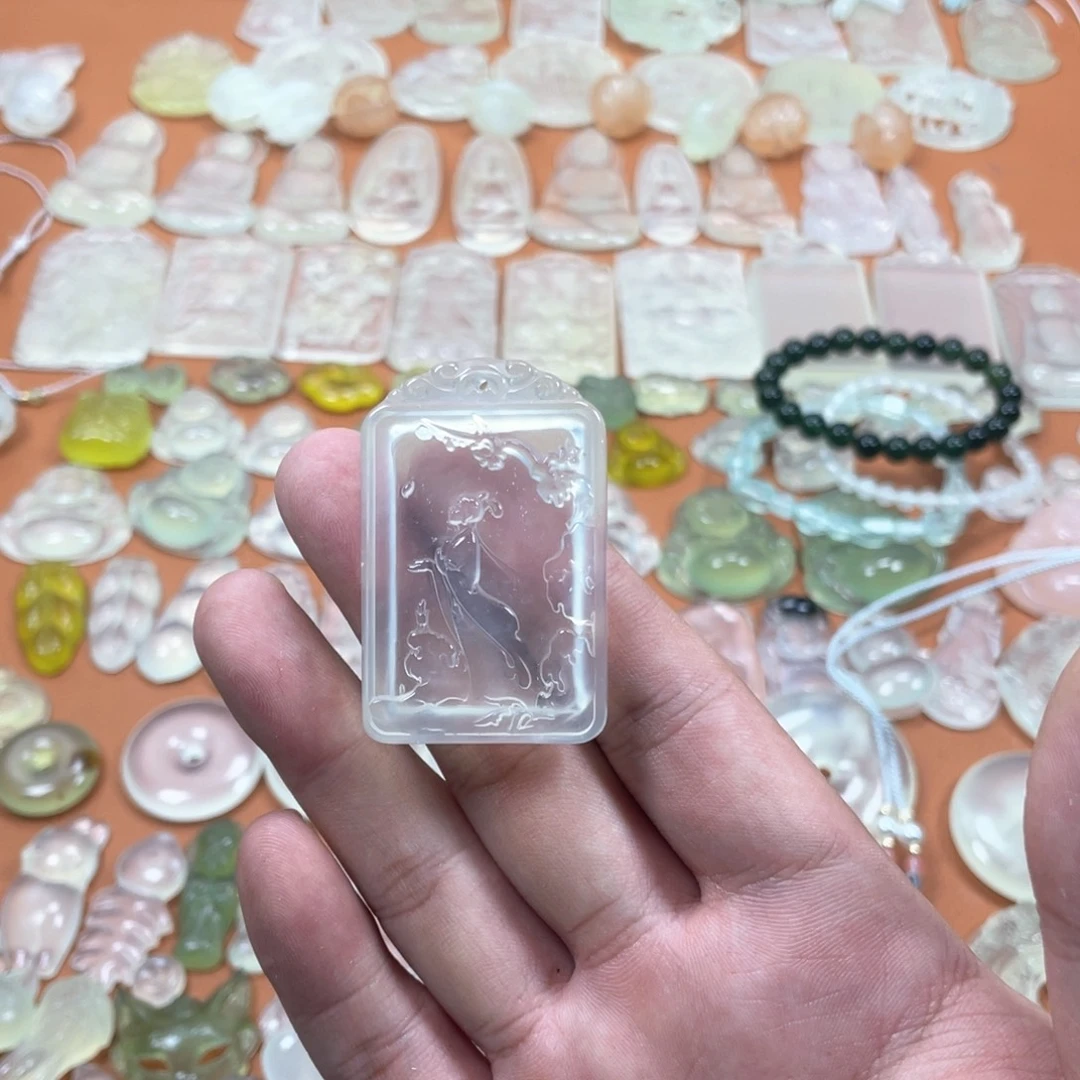 未镶嵌蛇纹石玉帅主播