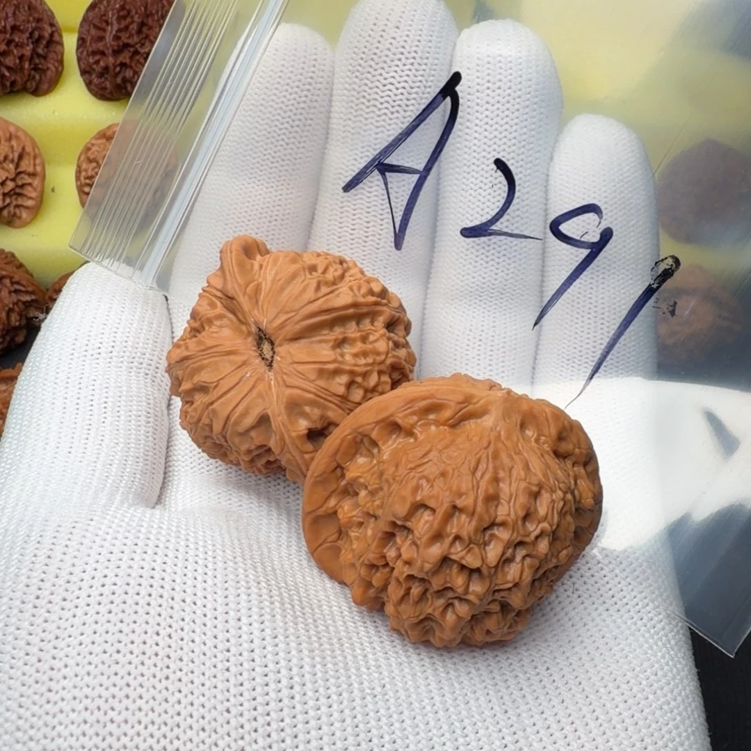 吊坠文玩核桃全品血麒麟40