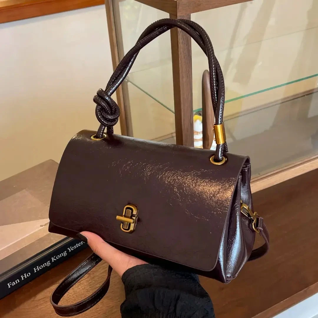 高级质感轻奢斜挎包女爆款2025新款多隔层上班通勤百搭精致手提包