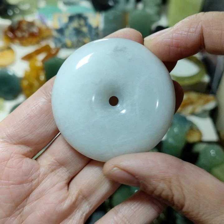 岫玉未镶嵌平安扣