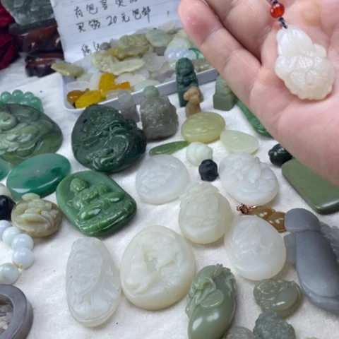 和田玉（糖玉）未镶嵌颈饰