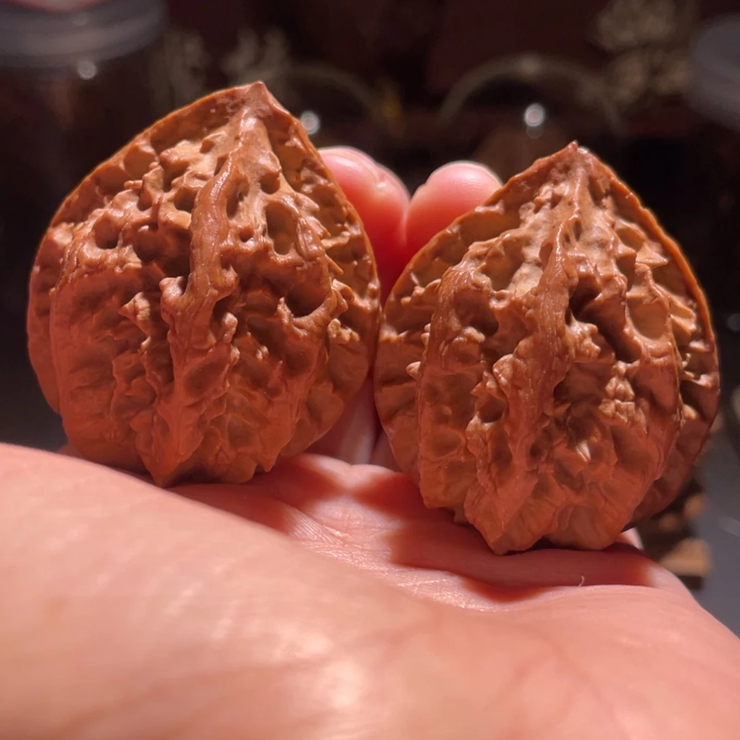 文玩核桃吊坠八棱蛟龙70