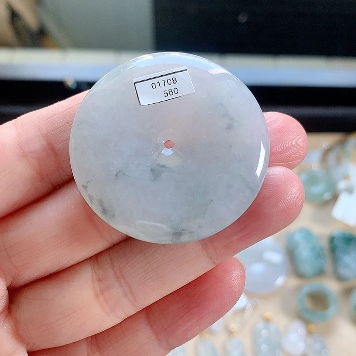 颈饰未镶嵌翡翠平安扣