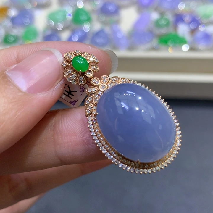 翡翠颈饰18K金镶嵌翡翠