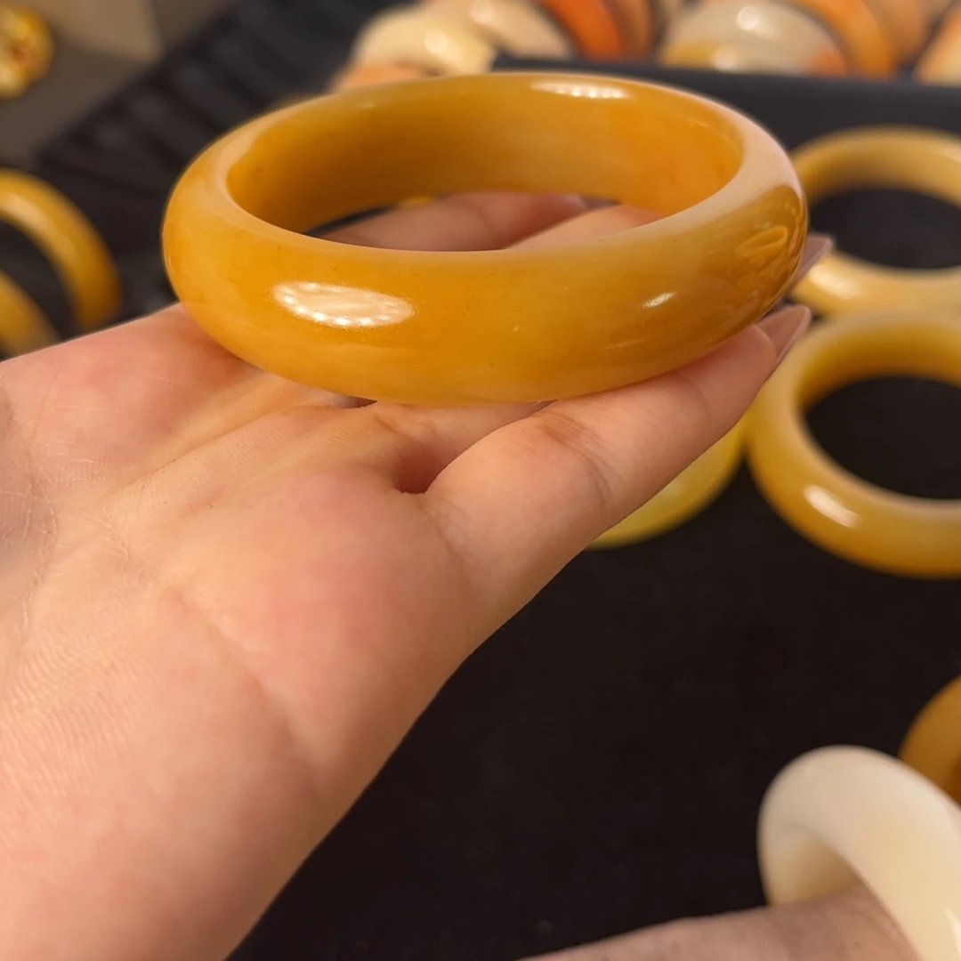 石英质玉（黄龙玉）未镶嵌手镯