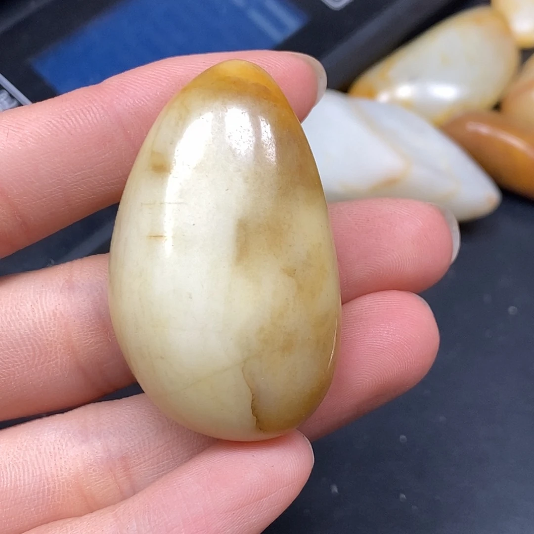 和田玉（糖玉）未镶嵌挂件