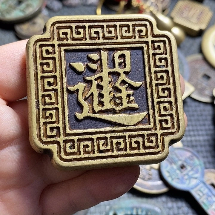 山***人现代文创工艺品花钱