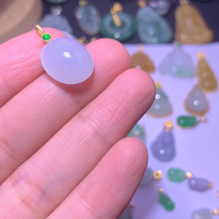 颈饰18K金镶嵌翡翠翡翠