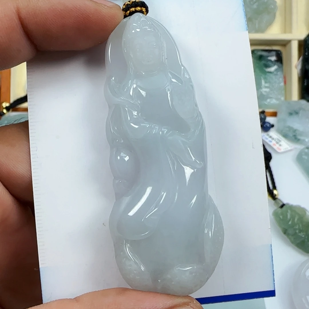 翡翠未镶嵌颈饰，