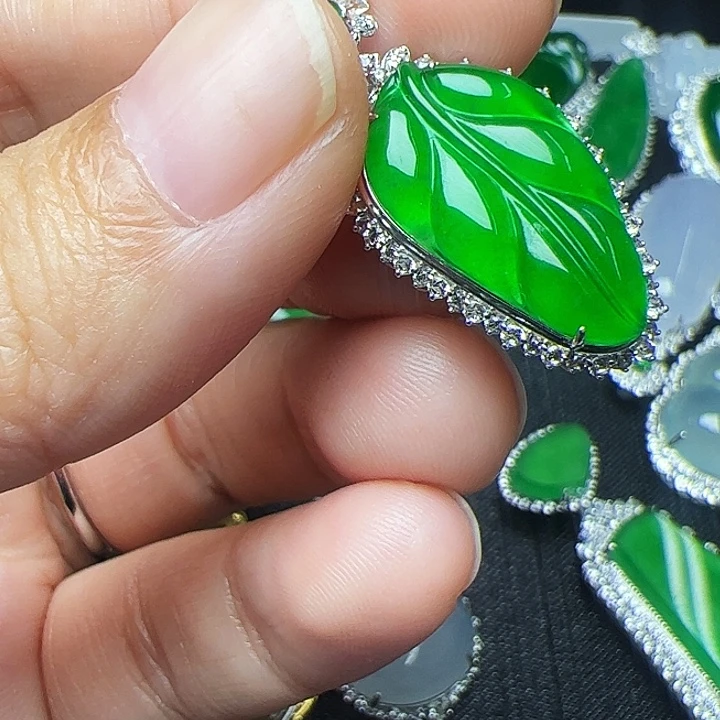 翡翠18K金镶嵌吊坠(不含链)