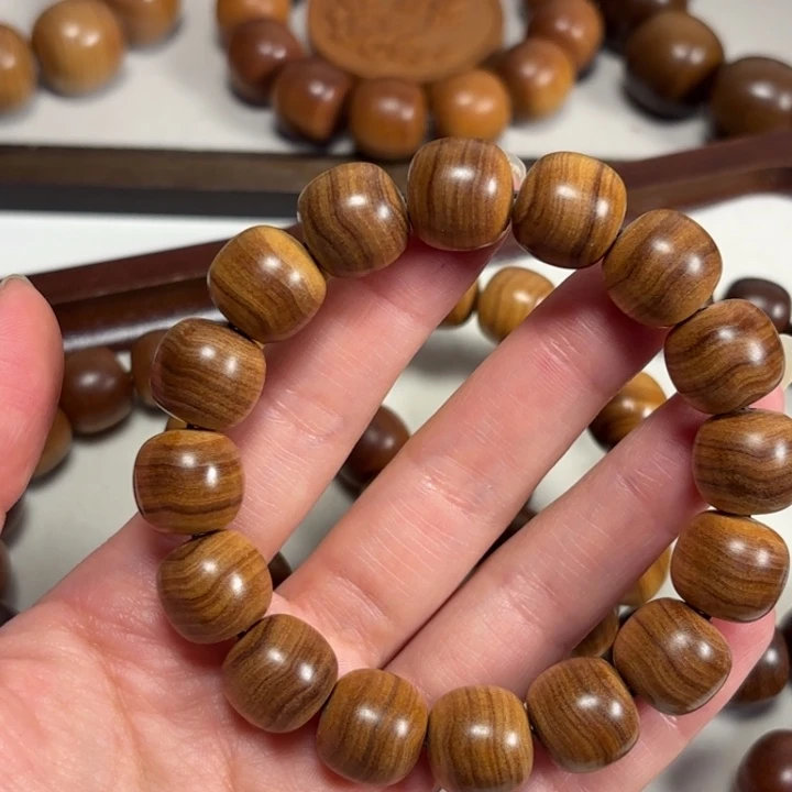 汤****檀香木1314老山檀虎皮纹供奉奶香