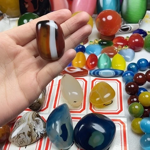 玛瑙/玉髓耳钉未镶嵌