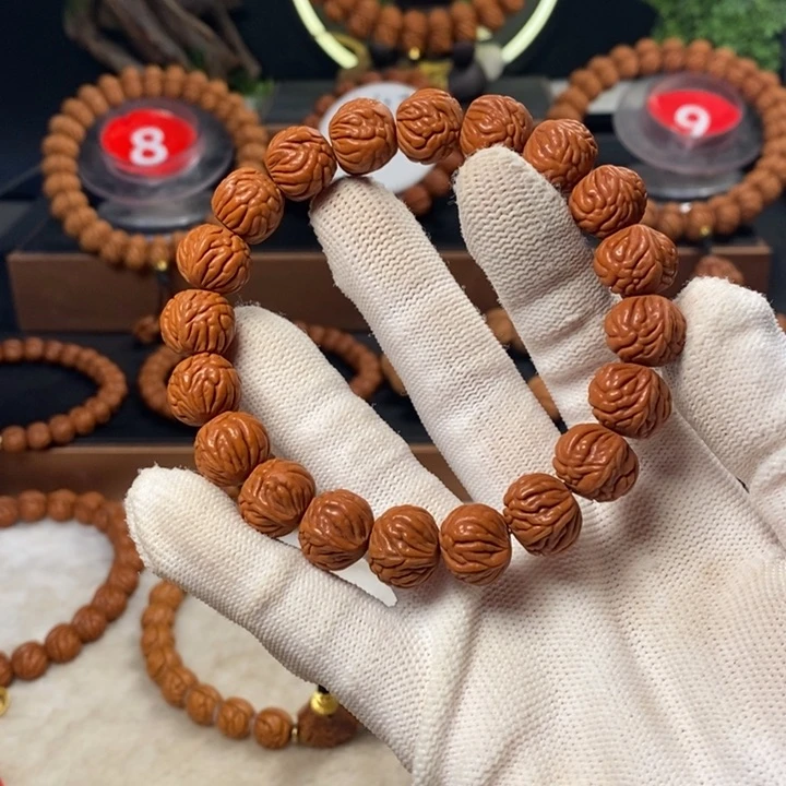 桃核吊坠S****s秦岭龙纹