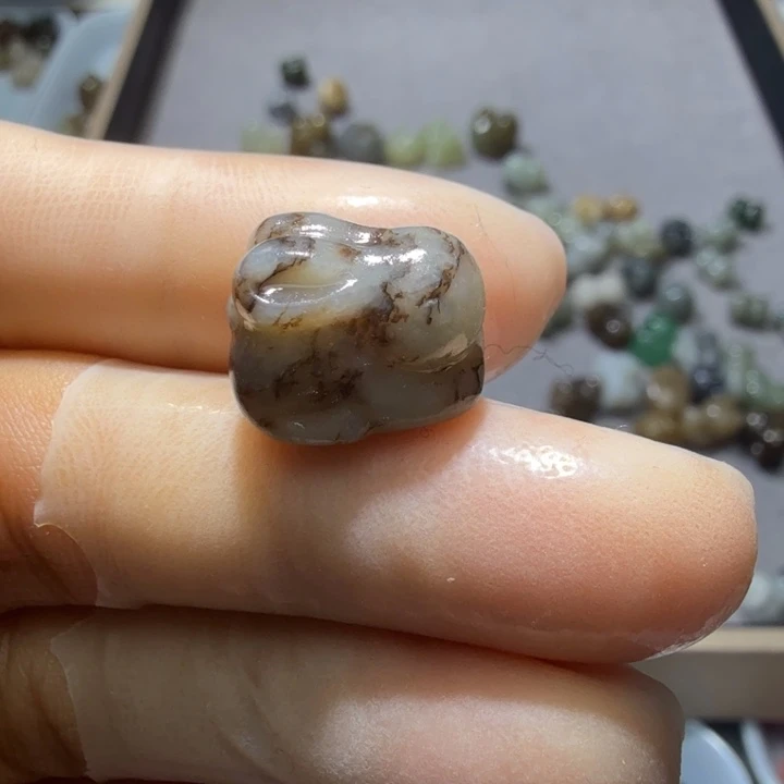 和田玉未镶嵌珠宝奇石