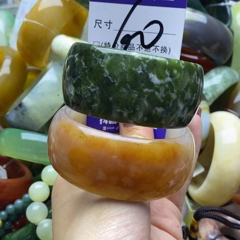 蛇纹石玉手镯未镶嵌