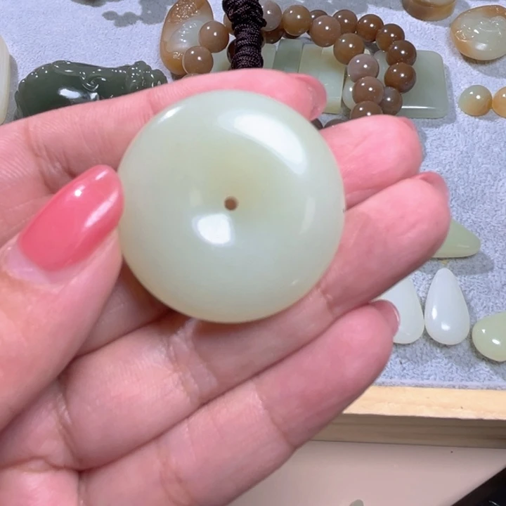 未镶嵌和田玉（糖玉）珠宝半成品