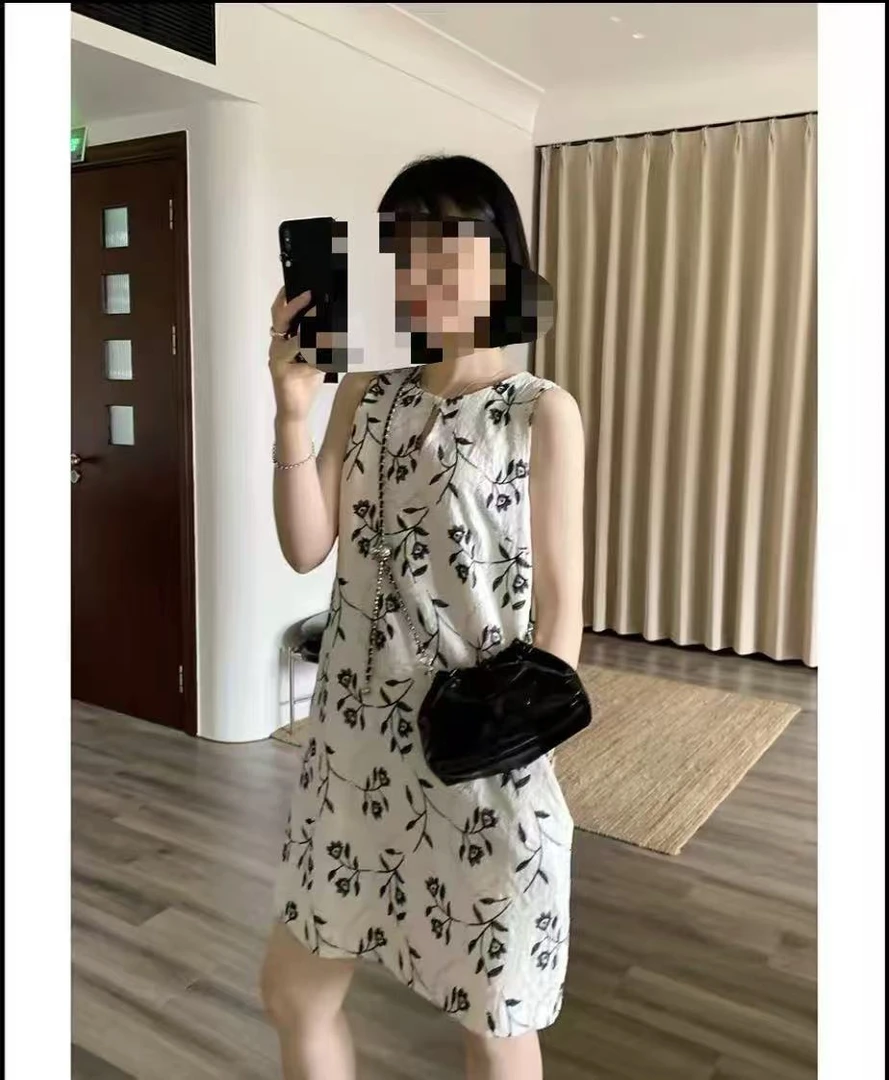 纯欲慵懒风女装多巴胺夏季高级气质无袖连衣裙小众炸街高级感女装