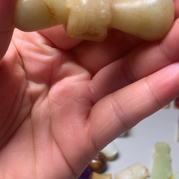 和田玉（糖玉）未镶嵌颈饰