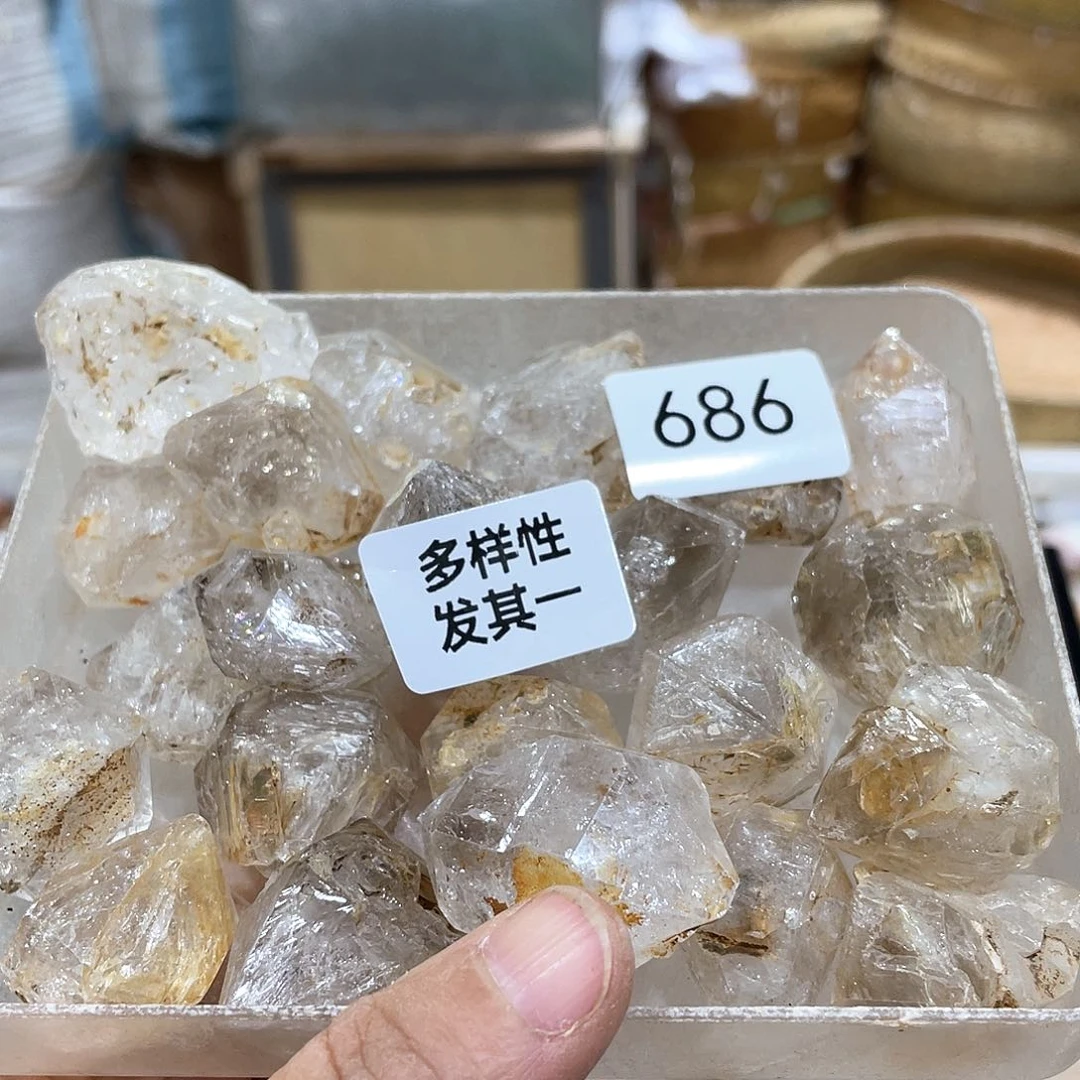 水晶摆件…..未镶嵌一个