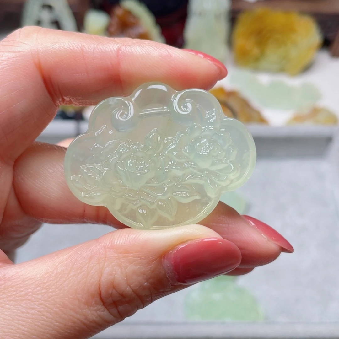 蛇纹石玉颈饰未镶嵌栀*