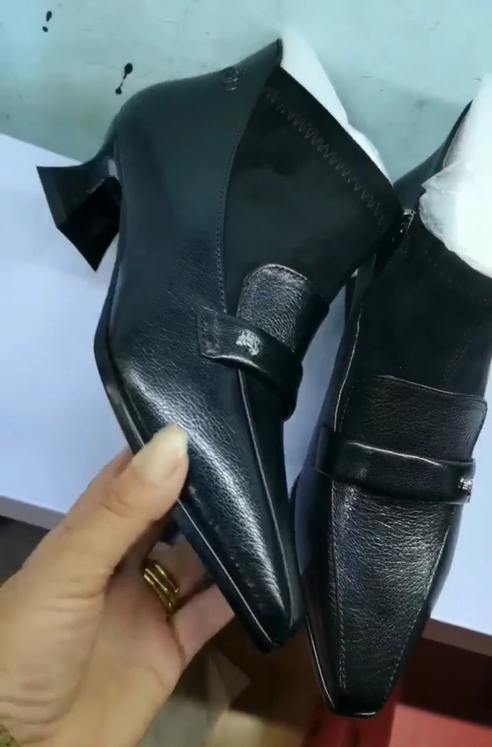 尖头方根高跟鞋女士时尚休闲高跟鞋黑色皮鞋低跟粗跟短靴百搭