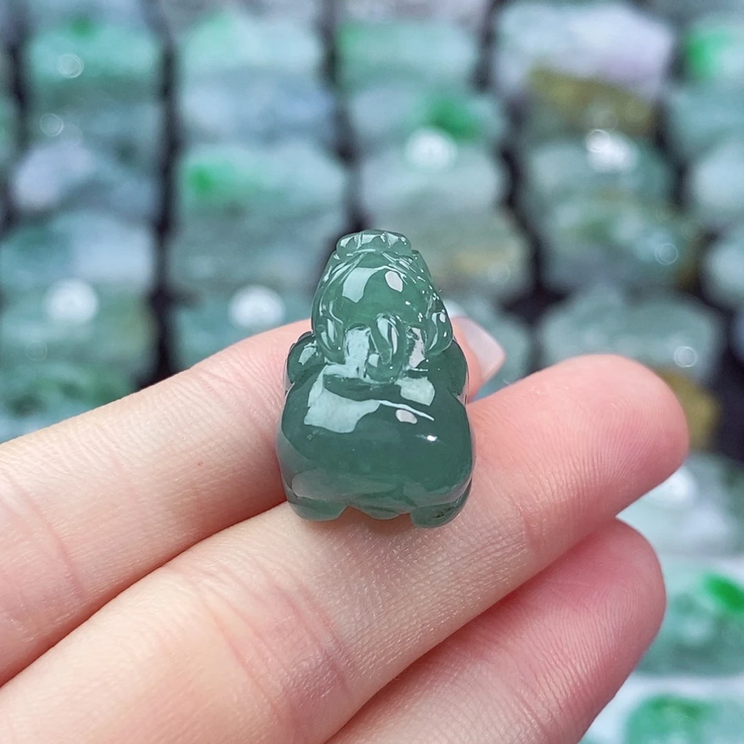 颈饰未镶嵌翡翠天然