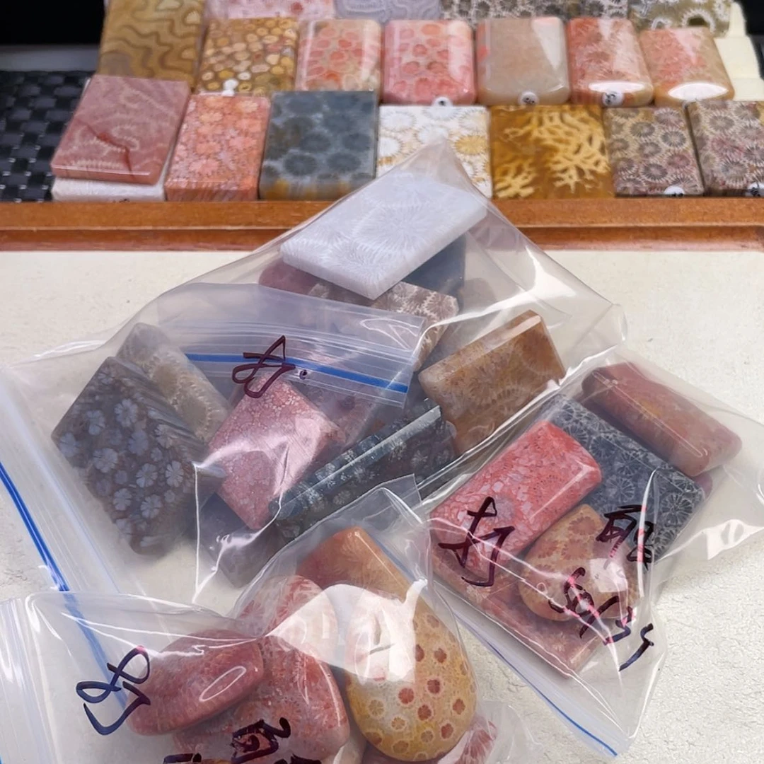 【闪购商品】硅化玉吊坠(赠链)未镶嵌百****流