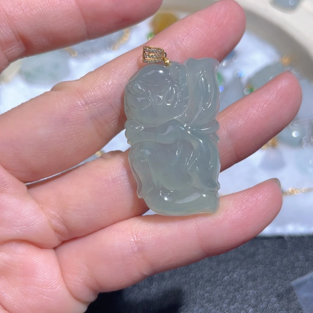 翡翠颈饰18K金镶嵌翡翠