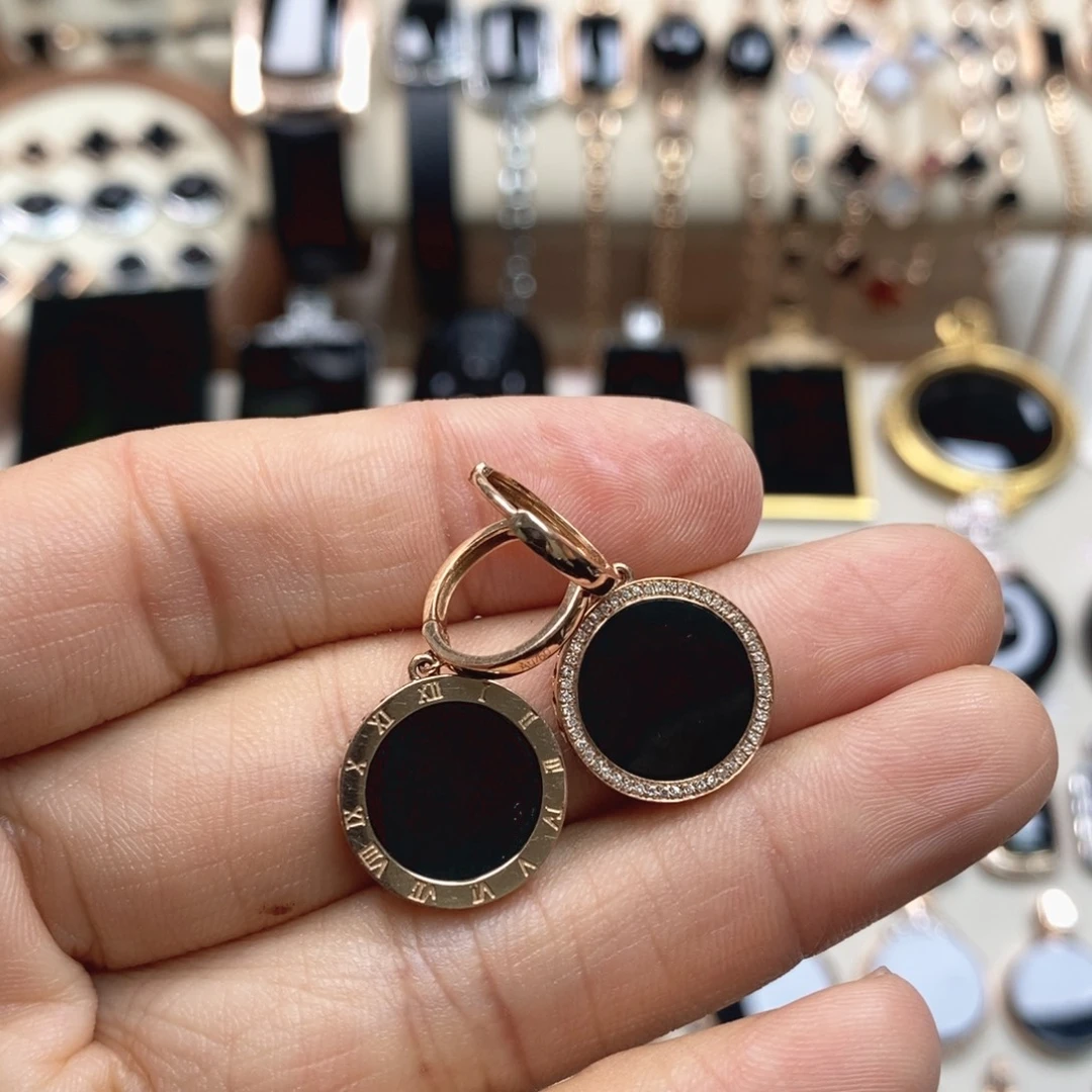 翡翠18K金镶嵌耳饰