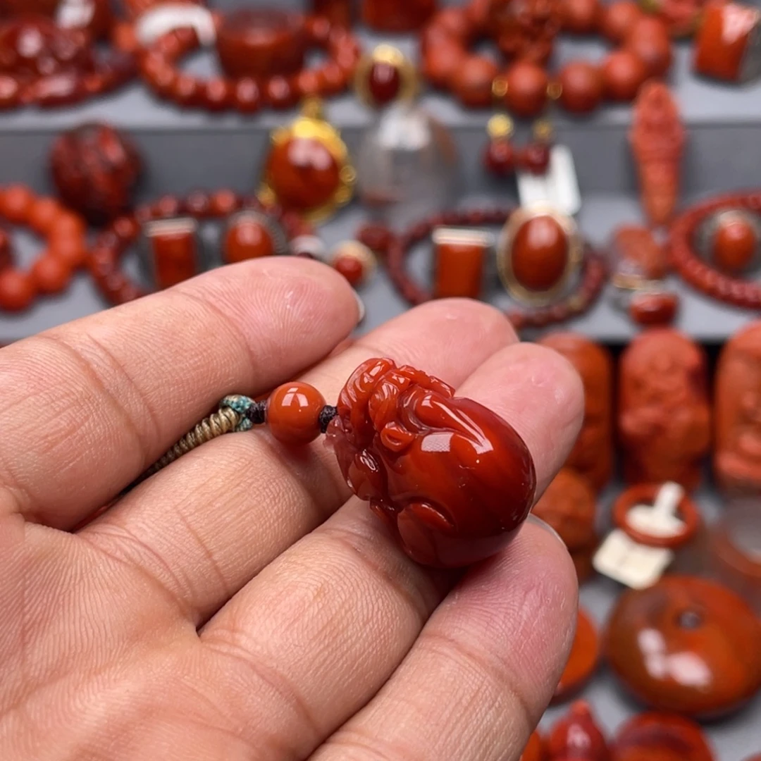 南红玛瑙未镶嵌珠宝奇石吊坠