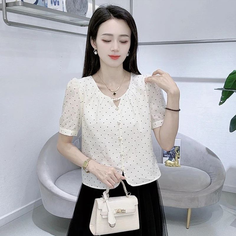 设计感时尚波点短袖衬衫女2025年夏季新款气质休闲百搭圆领上衣潮