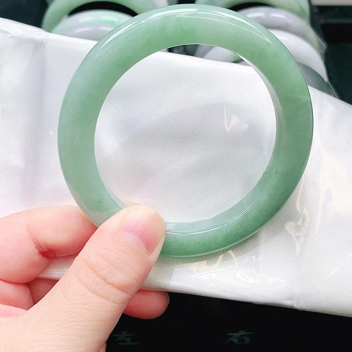 翡翠未镶嵌手镯0617