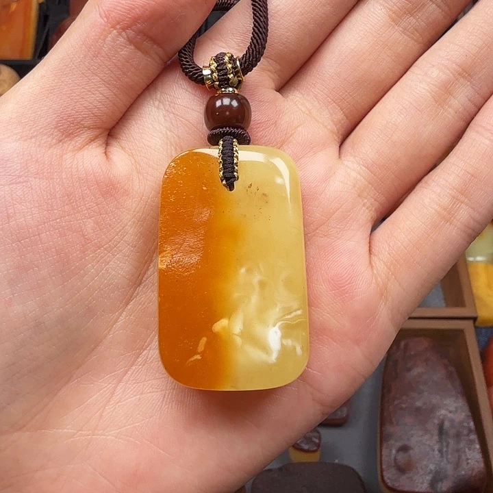 琥珀吊坠(赠链)未镶嵌