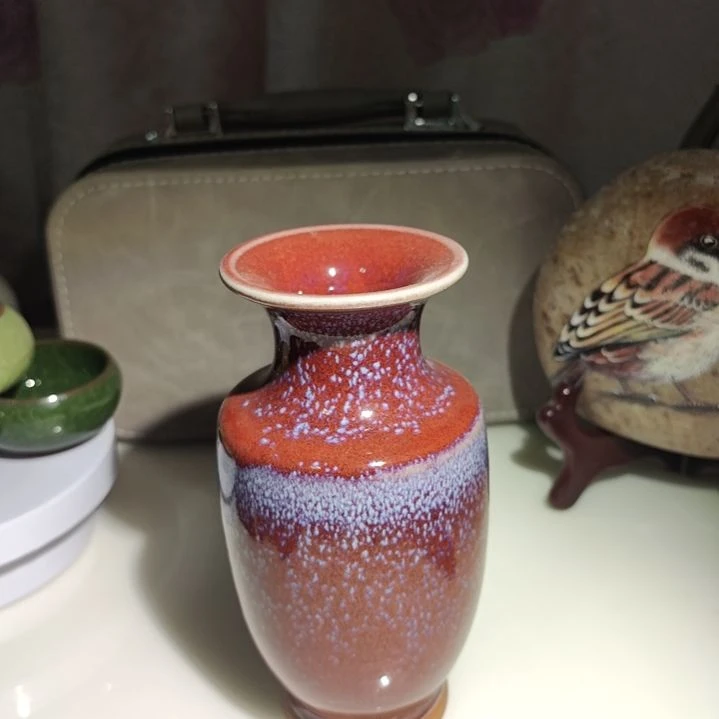 鸡血红钧瓷小花瓶