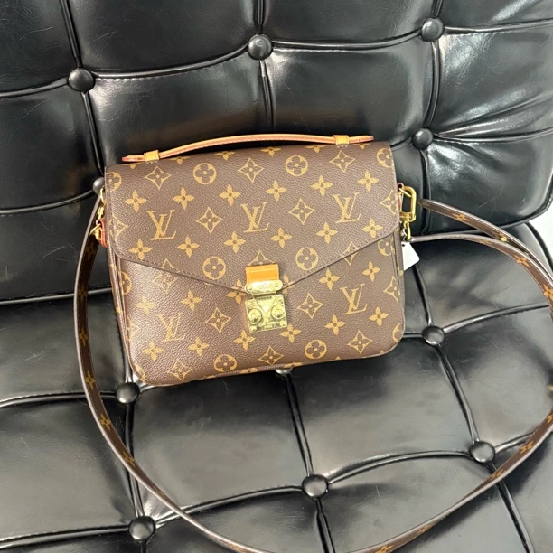 95新 LouisVuitton/路易威登 老花邮差手提斜挎包sba
