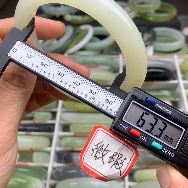 蛇纹石玉未镶嵌手镯912