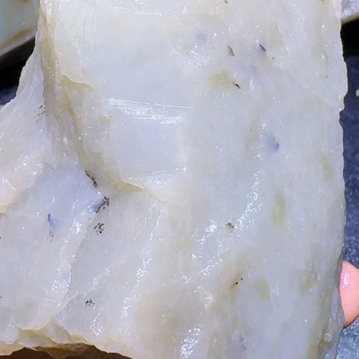 未镶嵌和田玉（糖玉）珠宝半成品