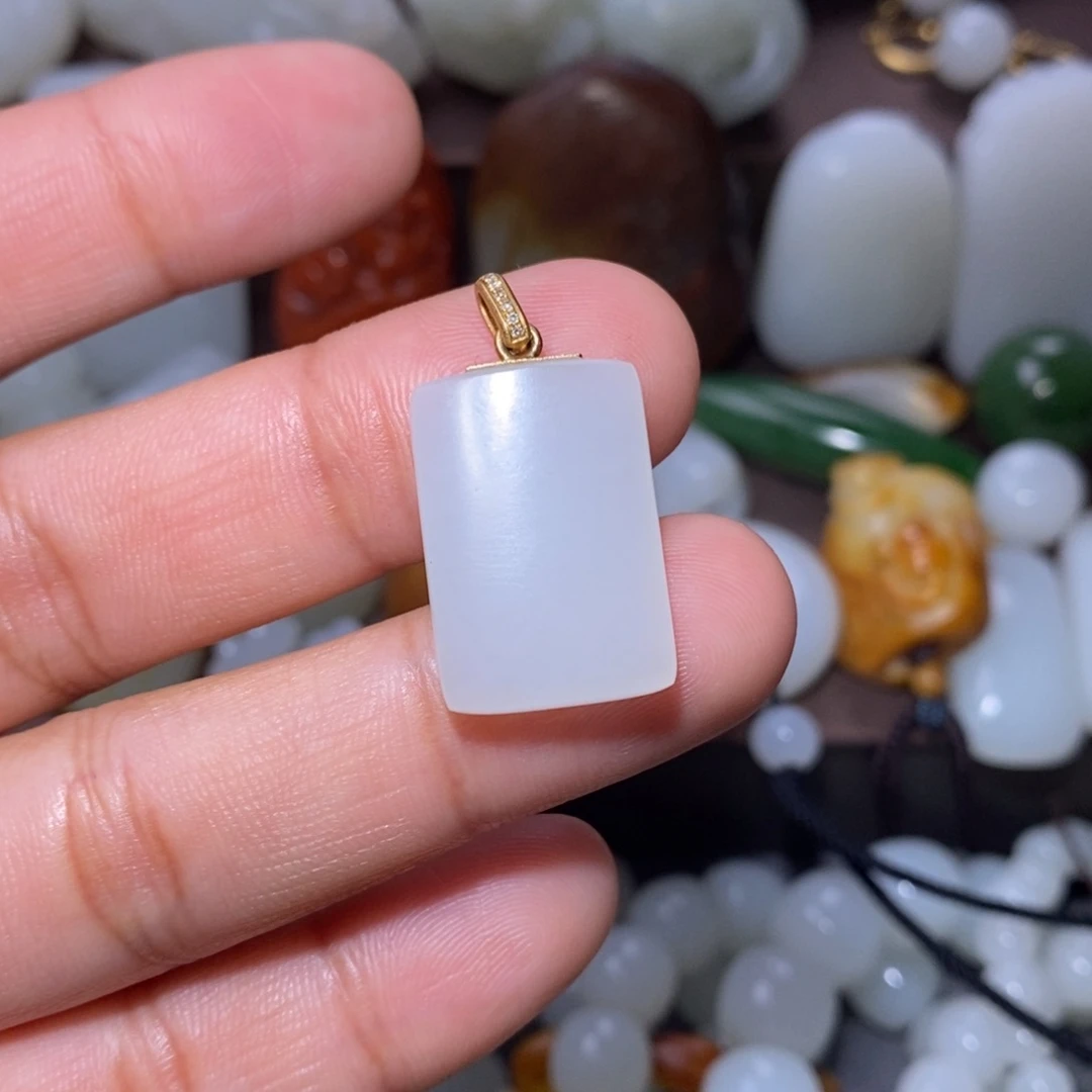 和田玉颈饰18K金镶嵌