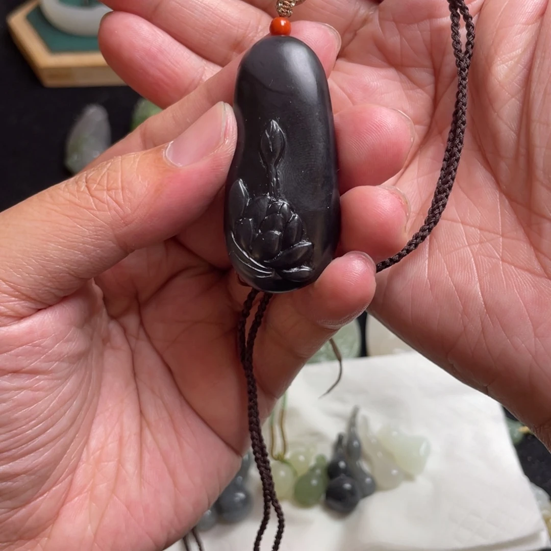 ᥫ***᭡颈饰未镶嵌和田玉
