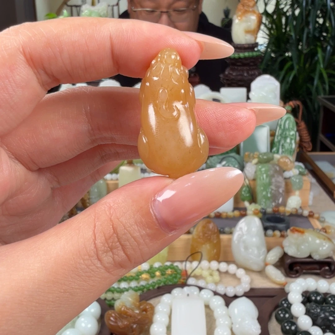 十***爷和田玉未镶嵌颈饰