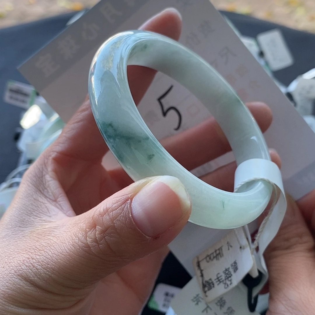 翡翠未镶嵌手镯58.7圈口手镯