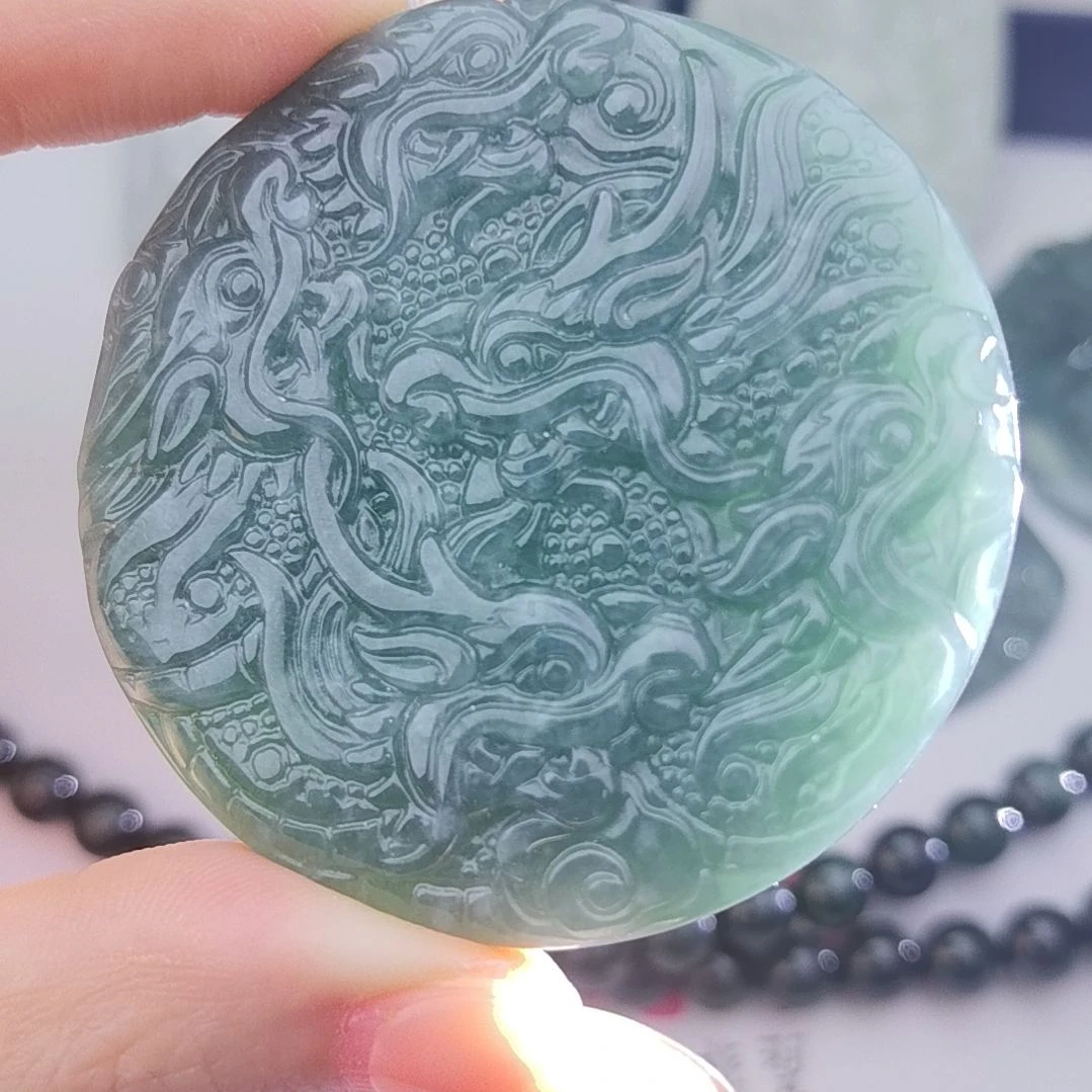 翡翠颈饰未镶嵌天然的A货翡翠多样性发货