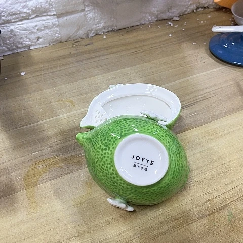 微瑕，不能明火，口径8高度5，4个绿色柠檬