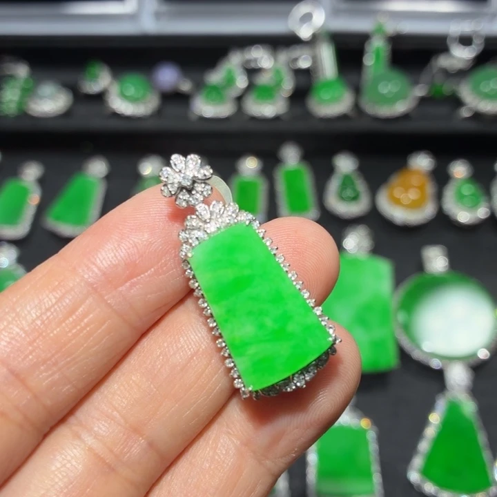 翡翠18K金镶嵌吊坠(不含链)翡翠