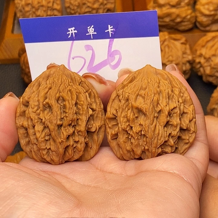 桃核吊坠虎头39无刀痕磕尖s