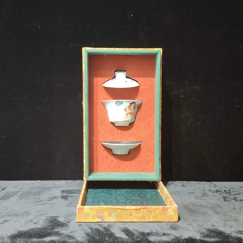 J1 清同治粉彩人物和合二仙三才盖碗